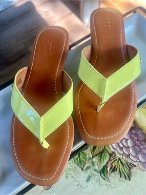 UGG Women's Lime Yellow Patent Leather Thong Sandals